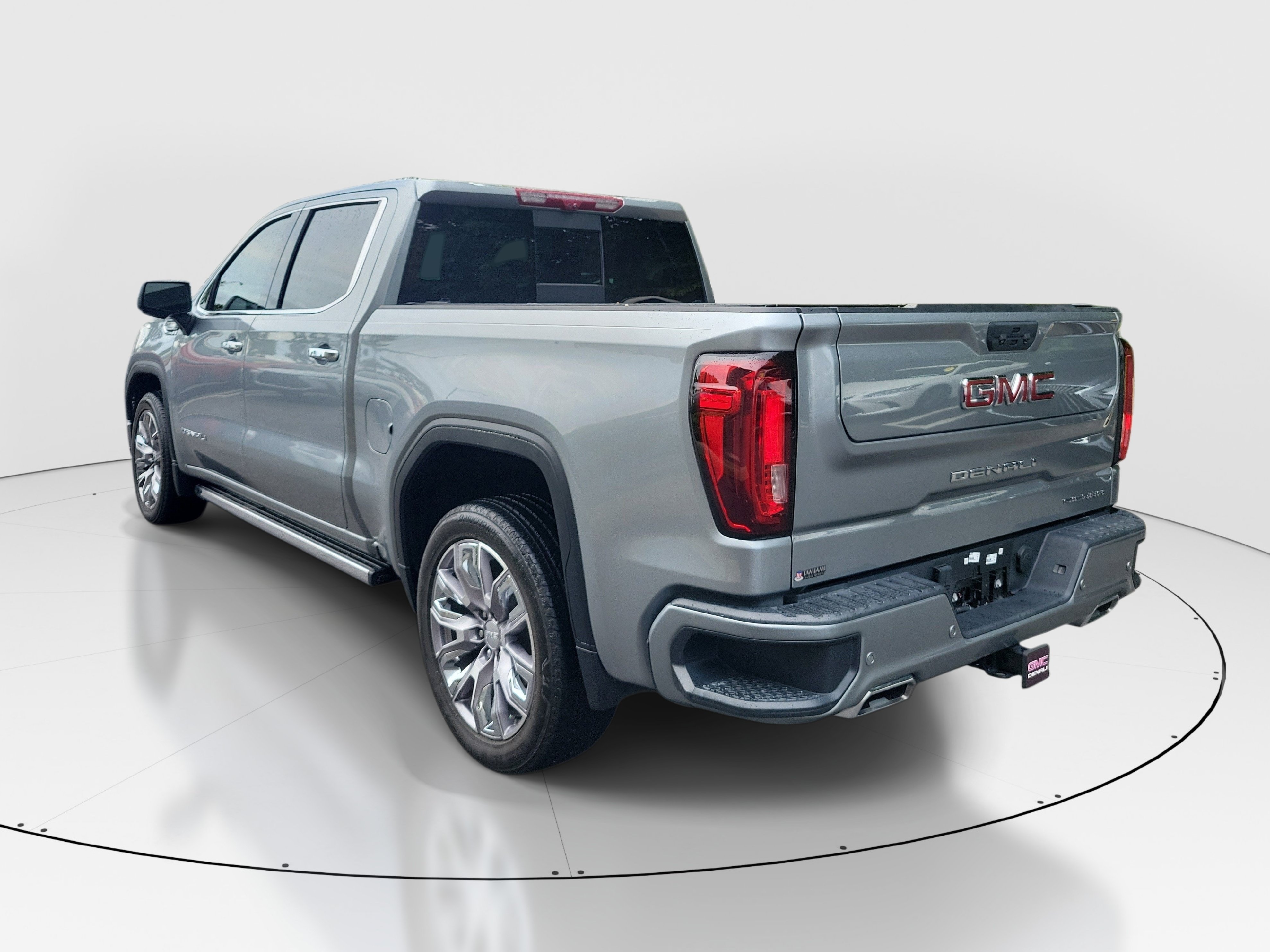 Used 2024 GMC Sierra 1500 Denali w/ Denali Reserve Package AWD/4WD image 4
