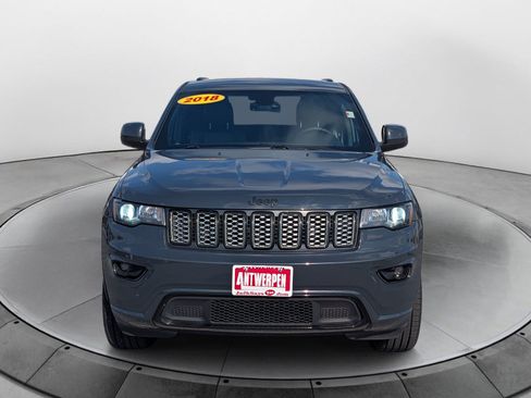 Used 2018 Jeep Grand Cherokee Altitude AWD/4WD image 8