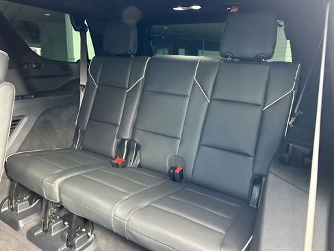 Certified 2024 Cadillac Escalade Premium Luxury image 18