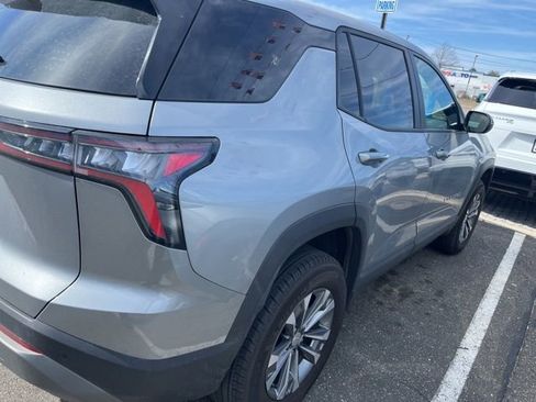 Certified 2025 Chevrolet Equinox LT image 3