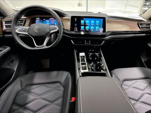 New 2026 Volkswagen Atlas SE image 7