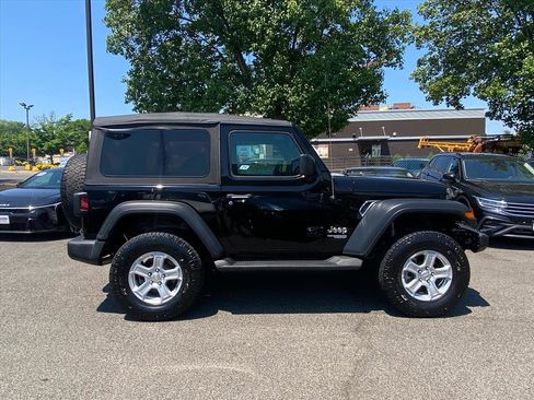 Used 2019 Jeep Wrangler Sport AWD/4WD image 2