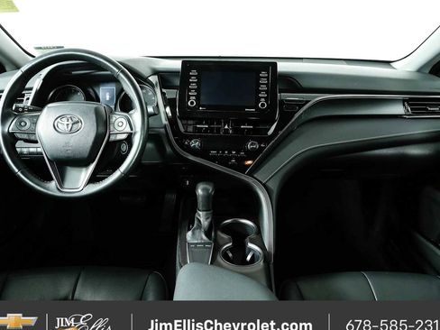 Used 2024 Toyota Camry SE FWD image 18
