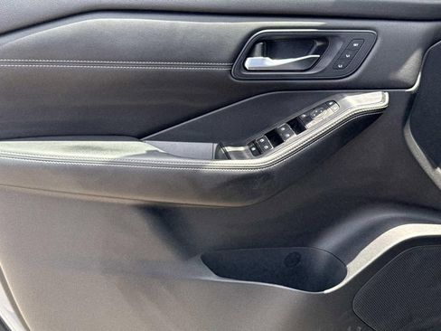 Certified 2024 Nissan Rogue SL w/ SL Premium Package FWD image 19