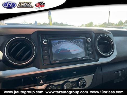 Used 2018 Toyota Tacoma SR5 AWD/4WD image 19