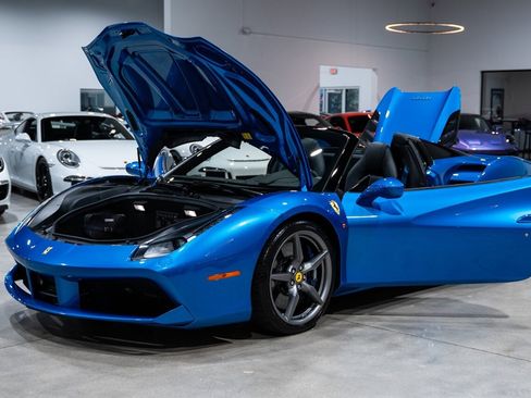 Used 2017 Ferrari 488 Spider RWD image 37
