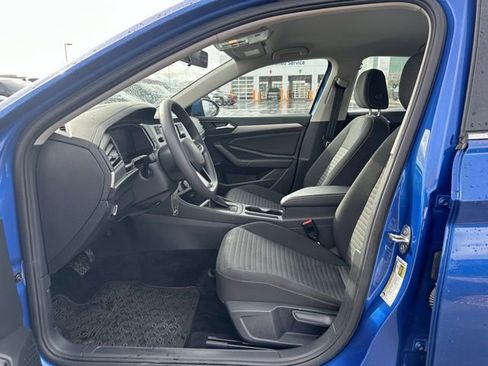 Used 2022 Volkswagen Jetta S image 2