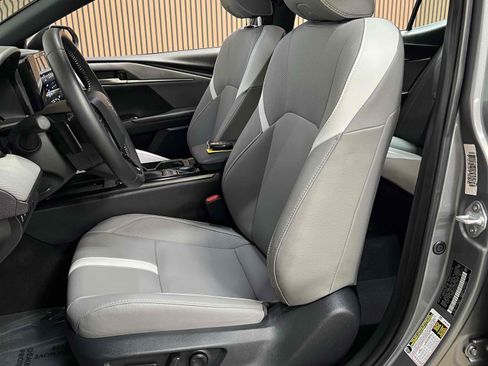Used 2025 Toyota Camry SE w/ Convenience Package FWD image 74