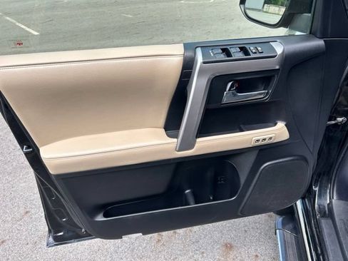 Used 2019 Toyota 4Runner Limited AWD/4WD image 19