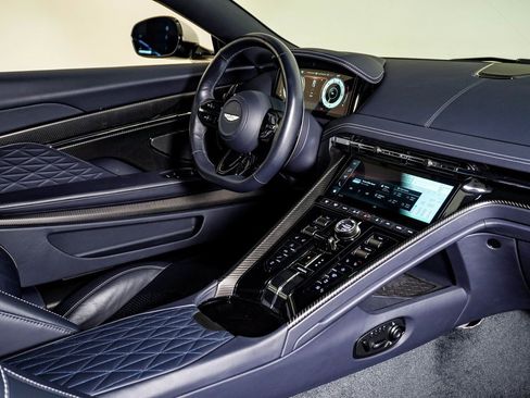 Used 2024 Aston Martin DB12 Coupe image 16