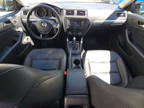 Used 2015 Volkswagen Jetta SE FWD image 12
