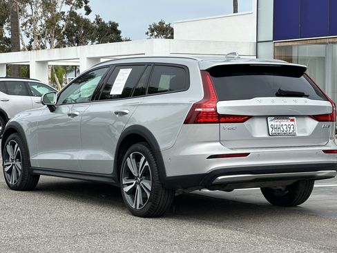 Certified 2023 Volvo V60 B5 Cross Country Plus w/ Climate Package AWD/4WD image 6