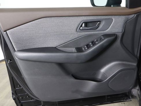 Used 2023 Nissan Rogue S image 20