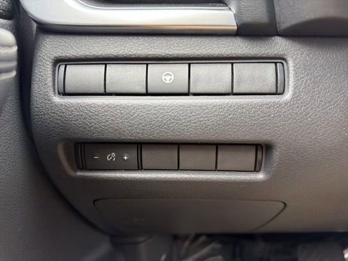 Used 2021 Nissan Rogue SV image 19