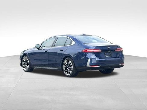 Certified 2026 BMW 530i RWD image 5