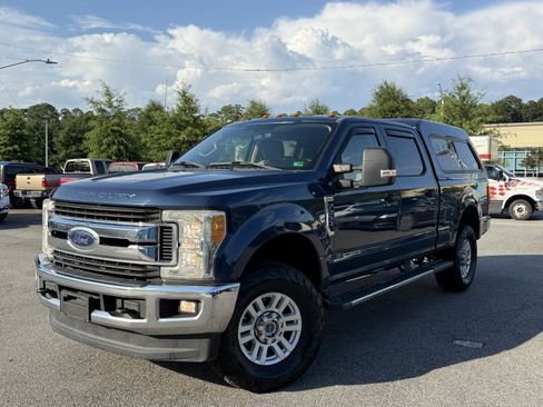 Used 2017 Ford F250 XLT w/ XLT Value Package image 1