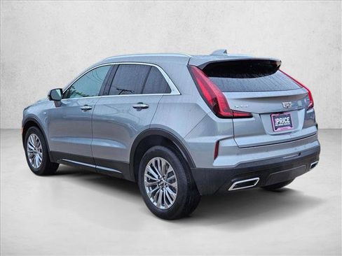 Used 2025 Cadillac XT4 Premium Luxury FWD image 8
