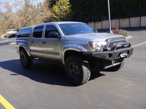 Used 2015 Toyota Tacoma 4x4 Double Cab w/ TRD Off-Road Package image 6