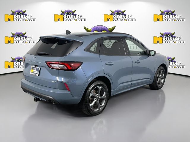 Used 2023 Ford Escape ST-Line w/ Equipment Group 301A AWD/4WD image 5