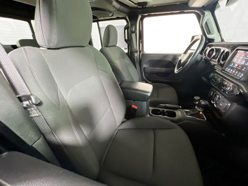 Used 2022 Jeep Gladiator Sport image 25