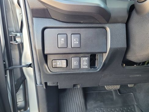 Used 2022 Toyota Tacoma TRD Off-Road w/ TRD Premium Off Road Package AWD/4WD image 25