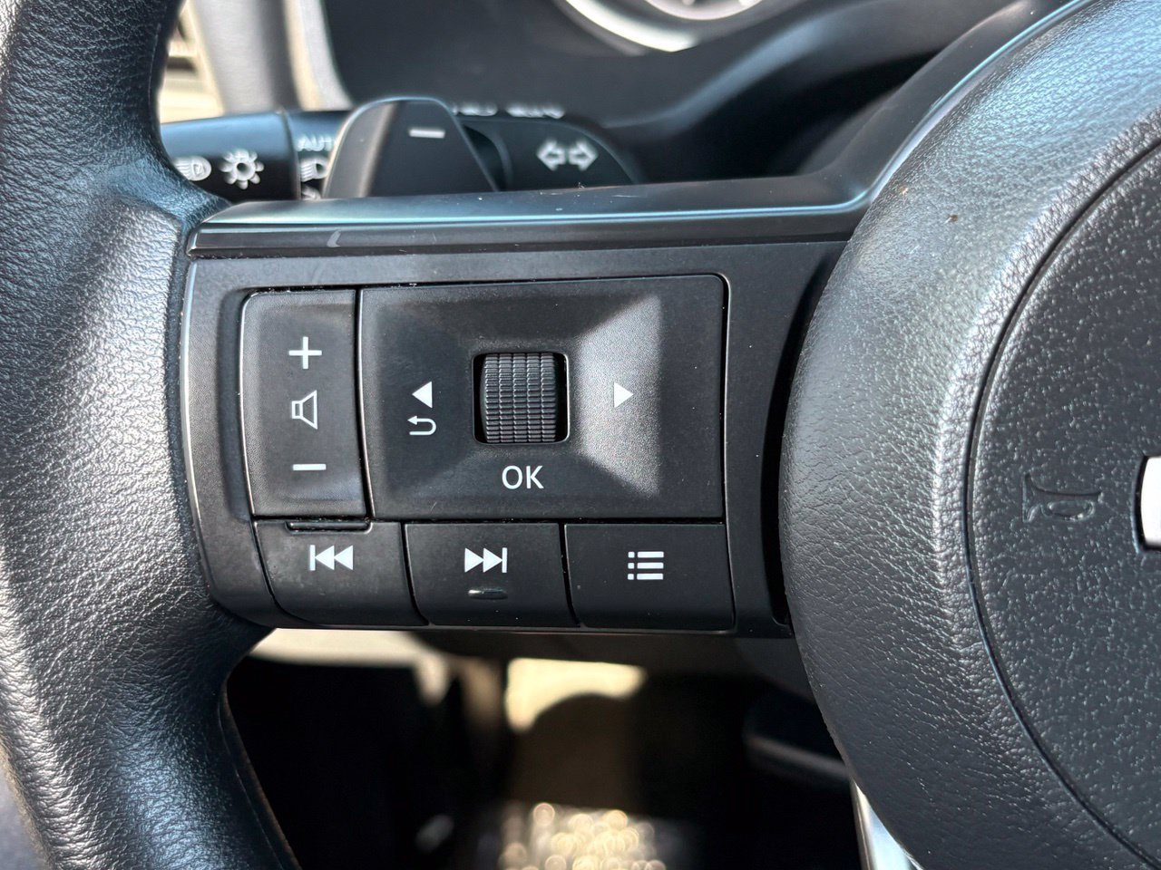 Certified 2024 Nissan Rogue SV AWD/4WD image 31