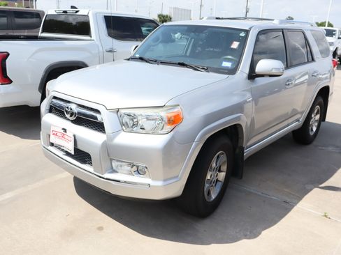 Used 2013 Toyota 4Runner SR5 image 3
