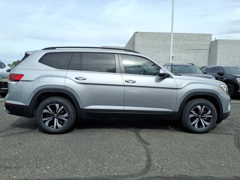 New 2026 Volkswagen Atlas SE image 8