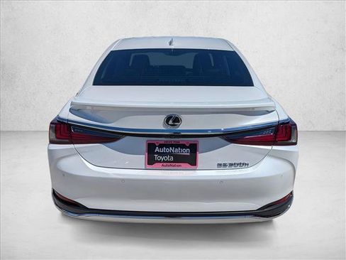 Used 2024 Lexus ES 300h w/ Accessory Package (Z2) FWD image 7
