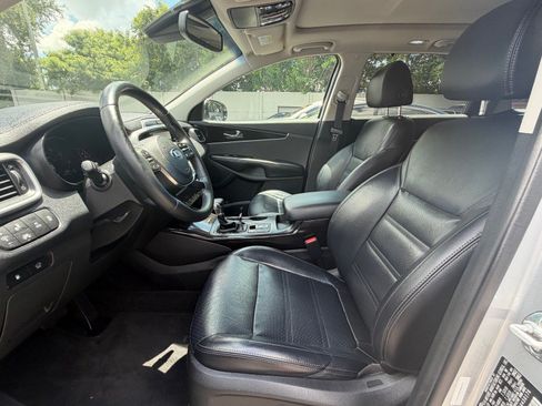 Used 2019 Kia Sorento EX w/ EX Touring Package FWD image 21