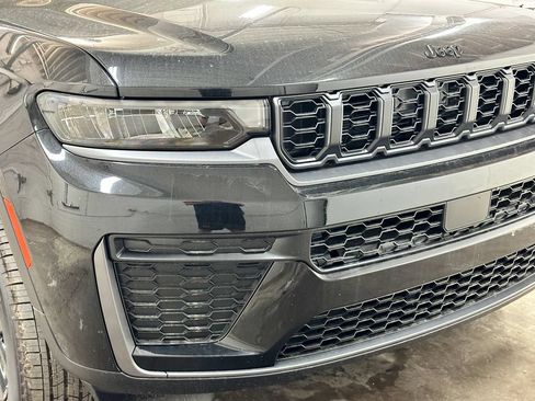 New 2026 Jeep Grand Cherokee L 4WD image 12