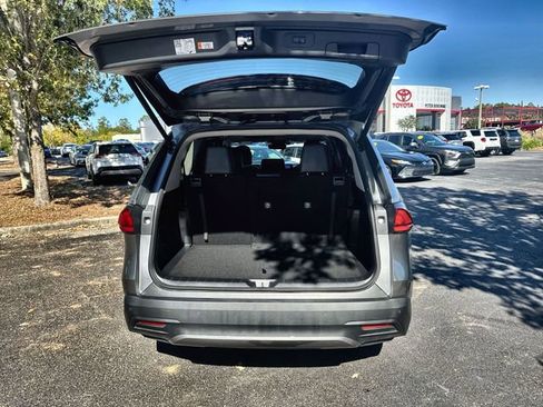 Used 2025 Toyota Grand Highlander AWD Hybrid image 33