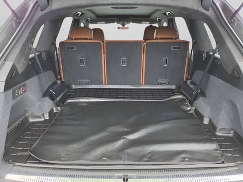 Used 2019 Audi Q7 3.0T Prestige w/ Prestige Package AWD/4WD image 13