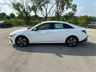 New 2025 Hyundai Elantra SEL