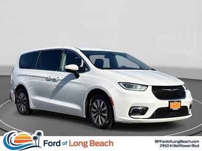 Used 2023 Chrysler Pacifica Touring-L
