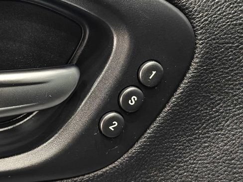 Used 2019 Jeep Cherokee Limited image 45