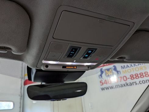 Used 2019 Jaguar XF Prestige image 34