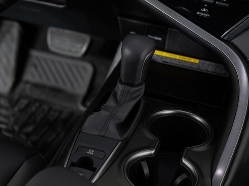 Used 2021 Toyota Camry SE image 37