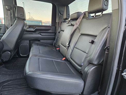 Used 2024 GMC Sierra 3500 SLT image 30