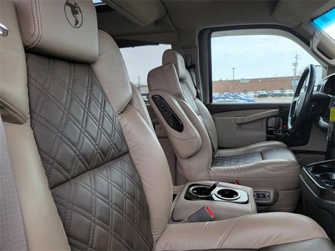 Used 2023 Chevrolet Express 2500 image 18