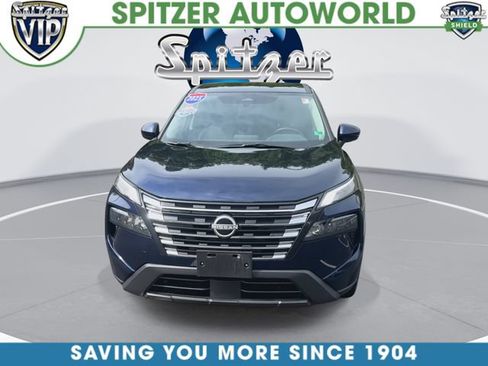Used 2025 Nissan Rogue SV AWD/4WD image 3