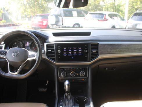 Used 2021 Volkswagen Atlas Cross Sport SE w/ Panoramic Sunroof Package AWD/4WD image 25