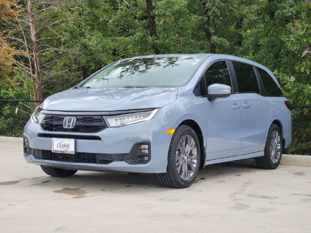 Used 2025 Honda Odyssey Touring image 4