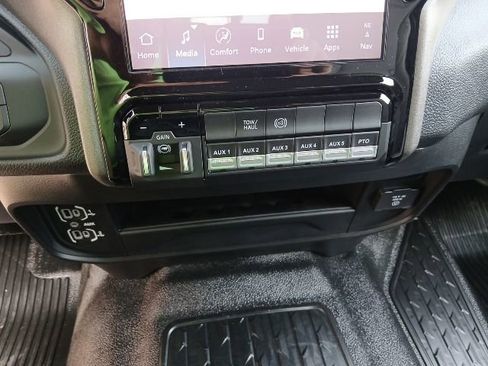 New 2026 RAM 3500 Tradesman AWD/4WD image 34