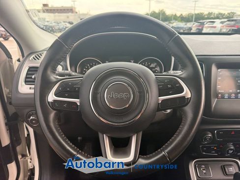 Used 2018 Jeep Compass Latitude w/ Popular Equipment Group FWD image 11
