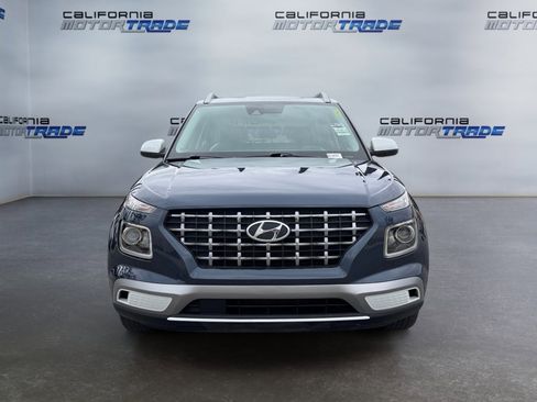 Used 2022 Hyundai Venue Limited image 2