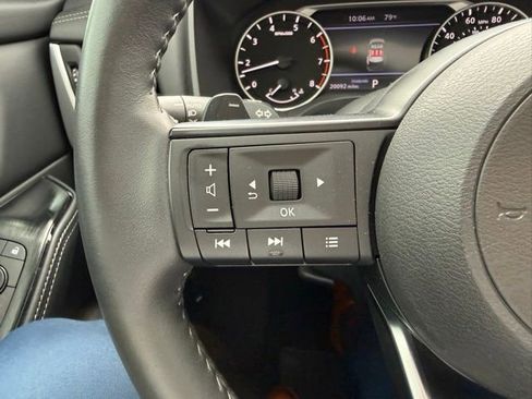 Used 2024 Nissan Rogue SV w/ SV Premium Package image 31