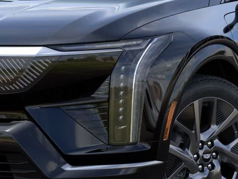 Used 2027 Cadillac Optiq Luxury w/ LPO, Floor Liner Package AWD/4WD image 10