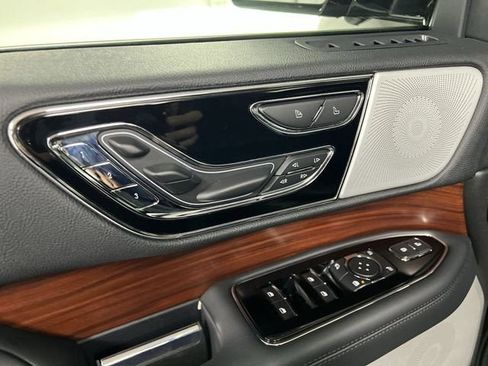 Used 2023 Lincoln Navigator Reserve image 24