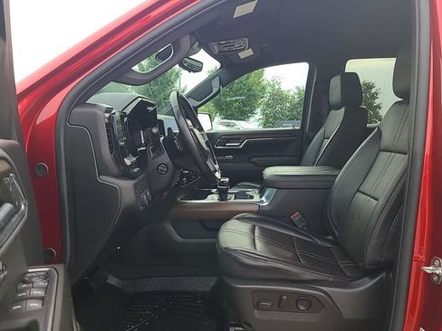 Used 2024 Chevrolet Silverado 1500 High Country w/ Technology Package AWD/4WD image 12